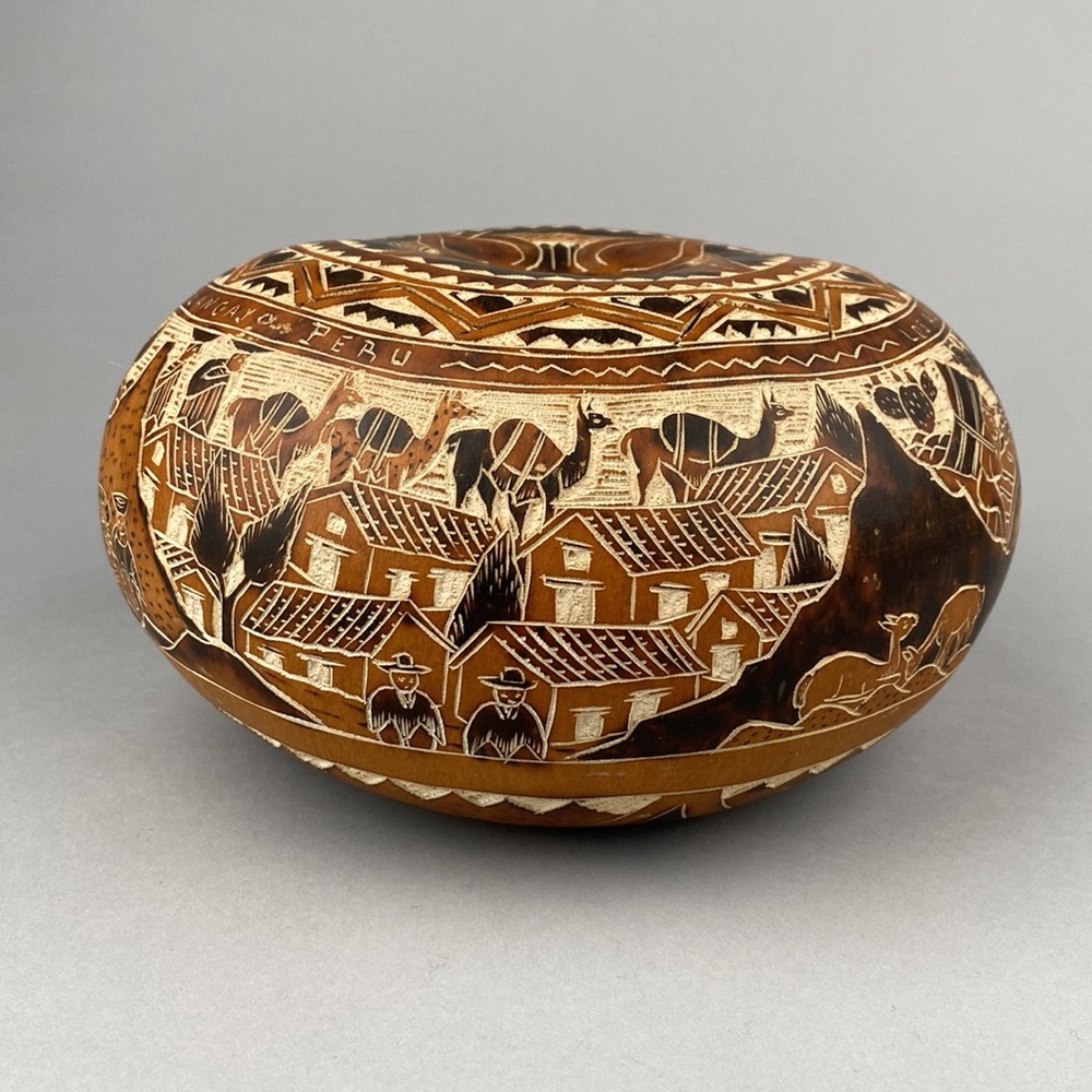 Leoncio Veli Peru Gourd Carved Bowl Llamas Mountains People Storyteller w Lid - Picture 4 of 8